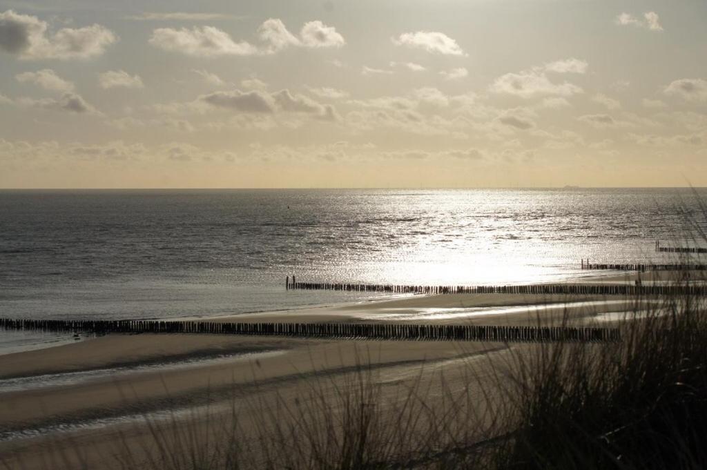 Slapen Bij De Zeeuwse Lala Bed & Breakfast IJzendijke Bagian luar foto