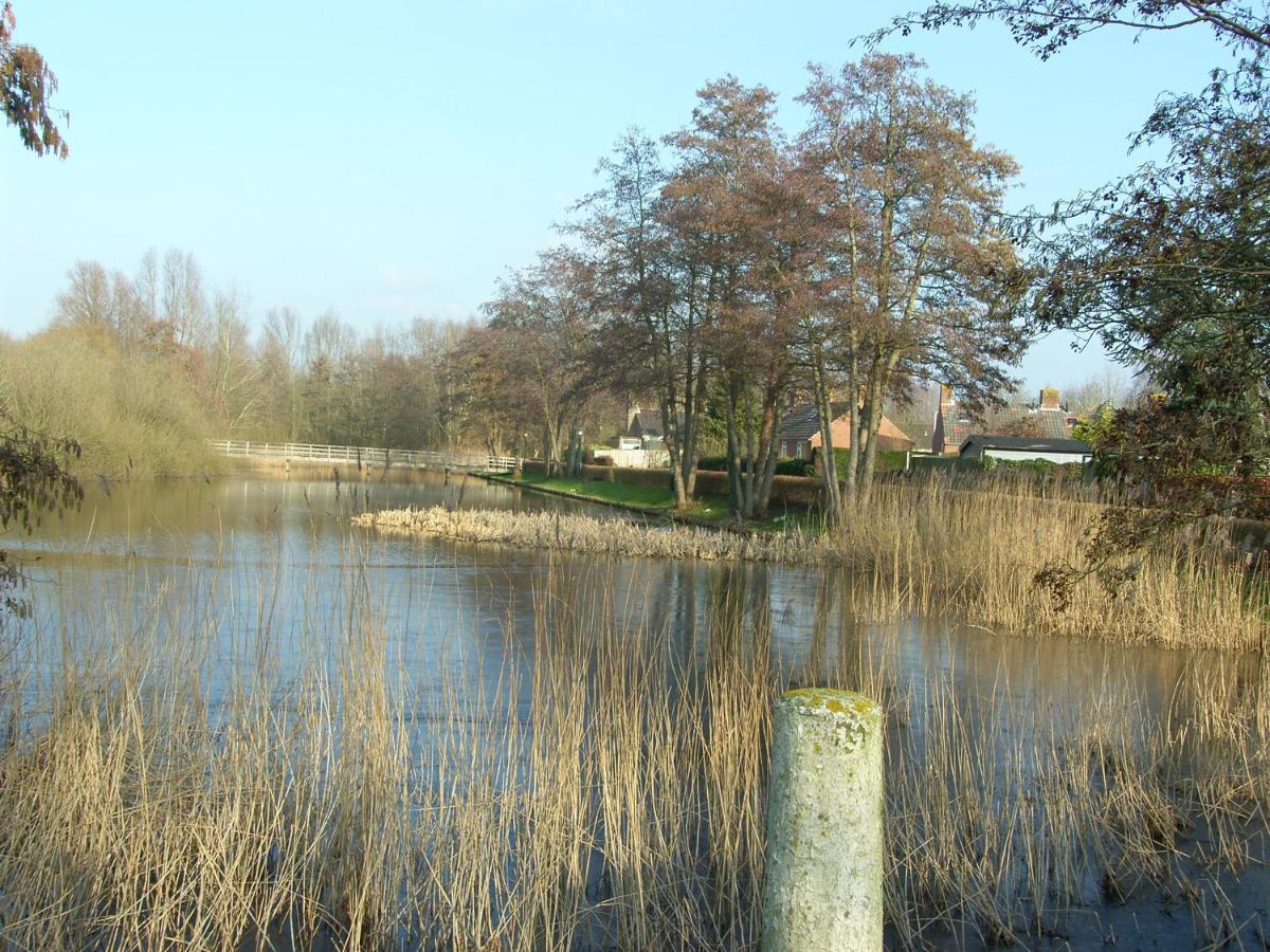 Slapen Bij De Zeeuwse Lala Bed & Breakfast IJzendijke Bagian luar foto