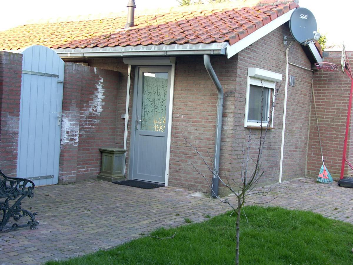 Slapen Bij De Zeeuwse Lala Bed & Breakfast IJzendijke Bagian luar foto