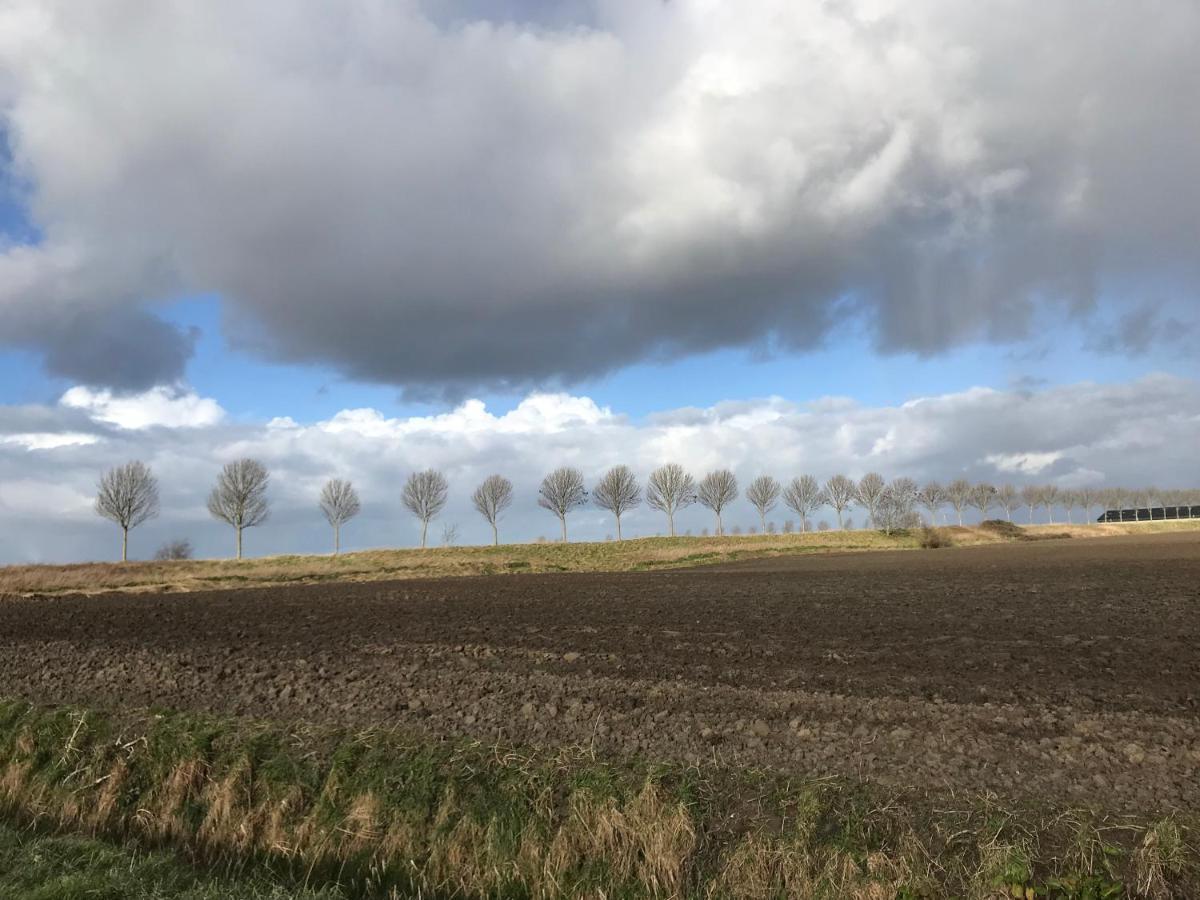 Slapen Bij De Zeeuwse Lala Bed & Breakfast IJzendijke Bagian luar foto