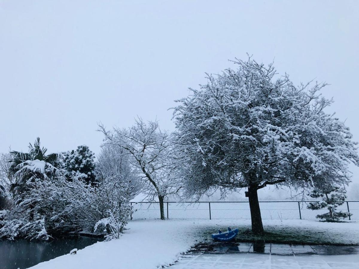 Slapen Bij De Zeeuwse Lala Bed & Breakfast IJzendijke Bagian luar foto